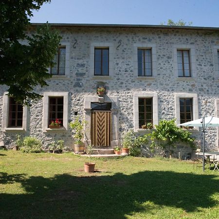 Отель Les Ondines Gembrie Экстерьер фото